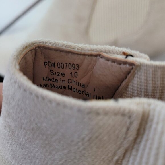 NEW Journee Collection Elitta Ivory Womens 10 Ankle Booties Faux Suede Pointed - Picture 8 of 10